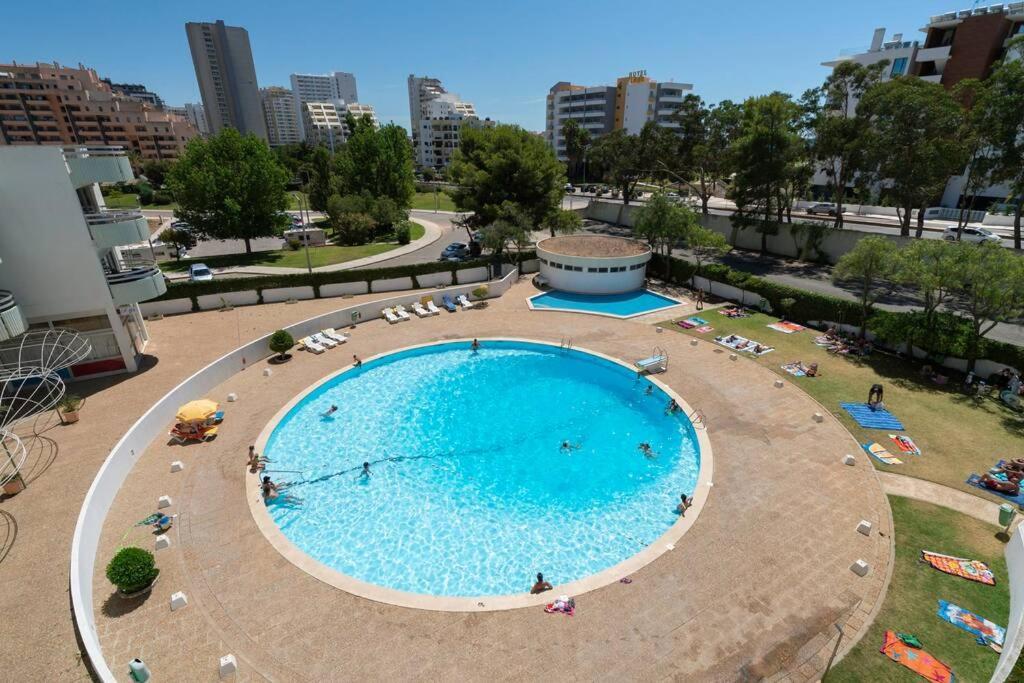 Front Beach Apartment Portimão Exteriör bild