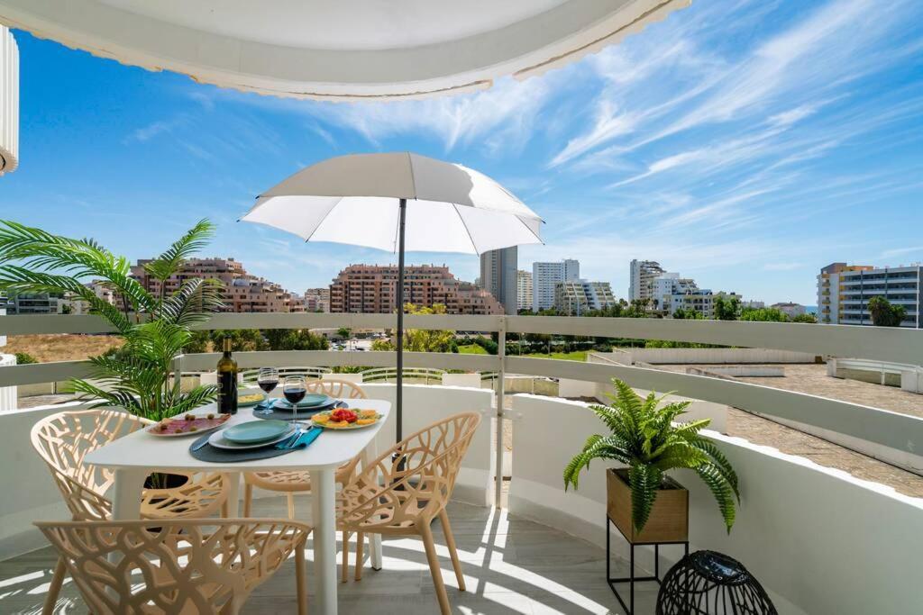 Front Beach Apartment Portimão Exteriör bild